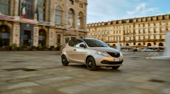 El Ypsilon se resiste a morir: Lancia lanza el Ypsilon Monogram