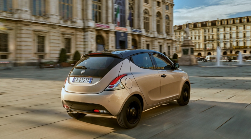 El Ypsilon se resiste a morir: Lancia lanza el Ypsilon Monogram