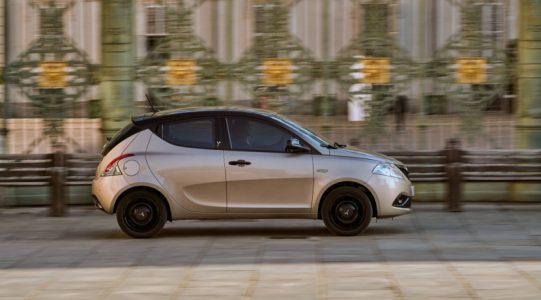 El Ypsilon se resiste a morir: Lancia lanza el Ypsilon Monogram