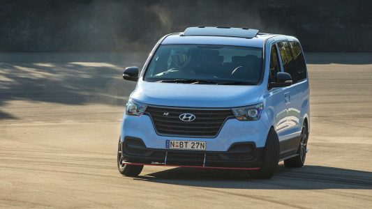 Hyundai iMax N Drift Bus: La furgoneta con 407 CV y propulsión trasera