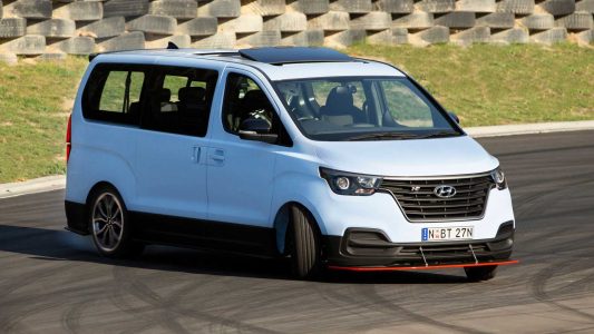 Hyundai iMax N Drift Bus: La furgoneta con 407 CV y propulsión trasera