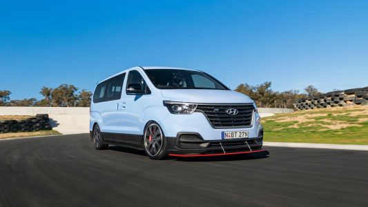 Hyundai iMax N Drift Bus: La furgoneta con 407 CV y propulsión trasera