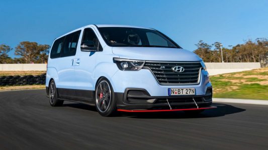 Hyundai iMax N Drift Bus: La furgoneta con 407 CV y propulsión trasera