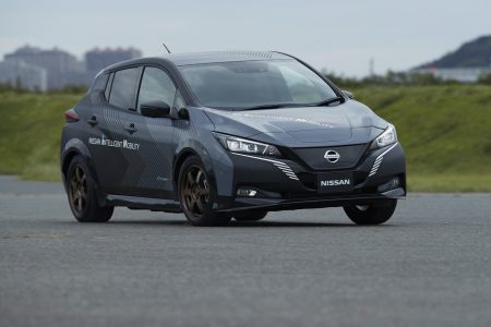 Nissan ha construido un Leaf con dos motores eléctricos, tracción total y más de 300 CV