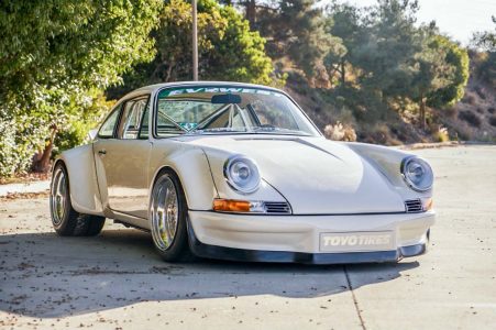 Este E-RWB es un Porsche 911 que esconde un motor eléctrico de Tesla con 570 CV