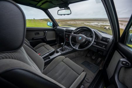 ¿Hemos perdido la cabeza? Alguien ha pagado 60.000 euros por un BMW 325i E30