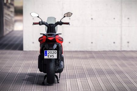 La SEAT e-Scooter es la primera moto de la marca: Es eléctrica y tiene 115 km de autonomía