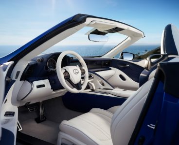 Lexus LC 500 Cabrio: Escuchar su V8 de 5 litros atmosférico con 477 CV te llevará a otra dimensión