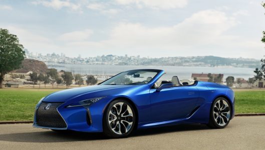 Lexus LC 500 Cabrio: Escuchar su V8 de 5 litros atmosférico con 477 CV te llevará a otra dimensión