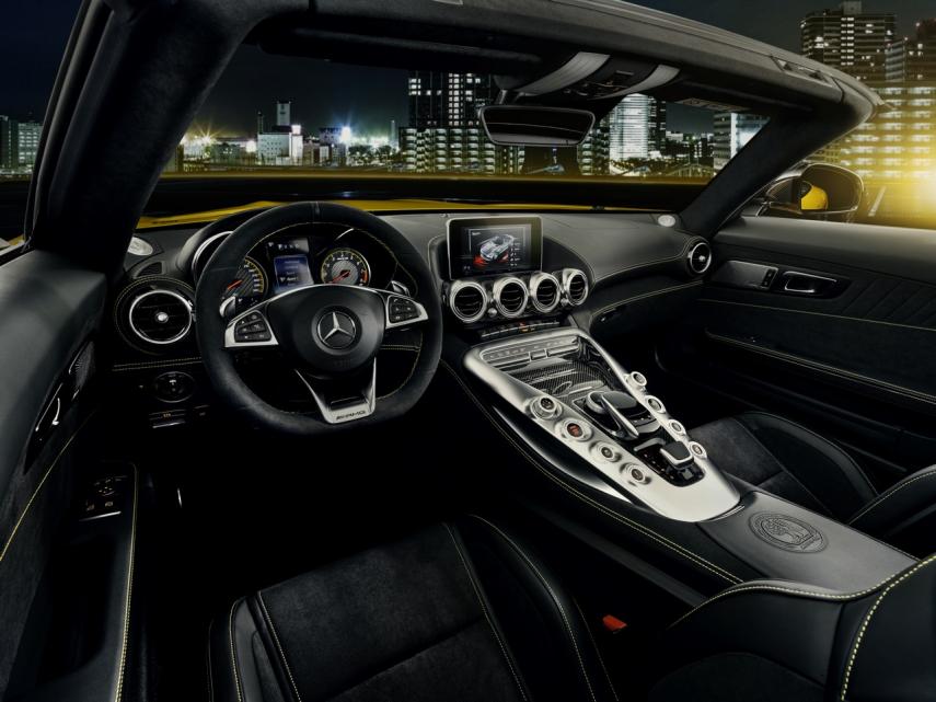 Mercedes-AMG GT S Roadster 2020: El roadster de acceso a la gama AMG GT llega por 198.000 euros