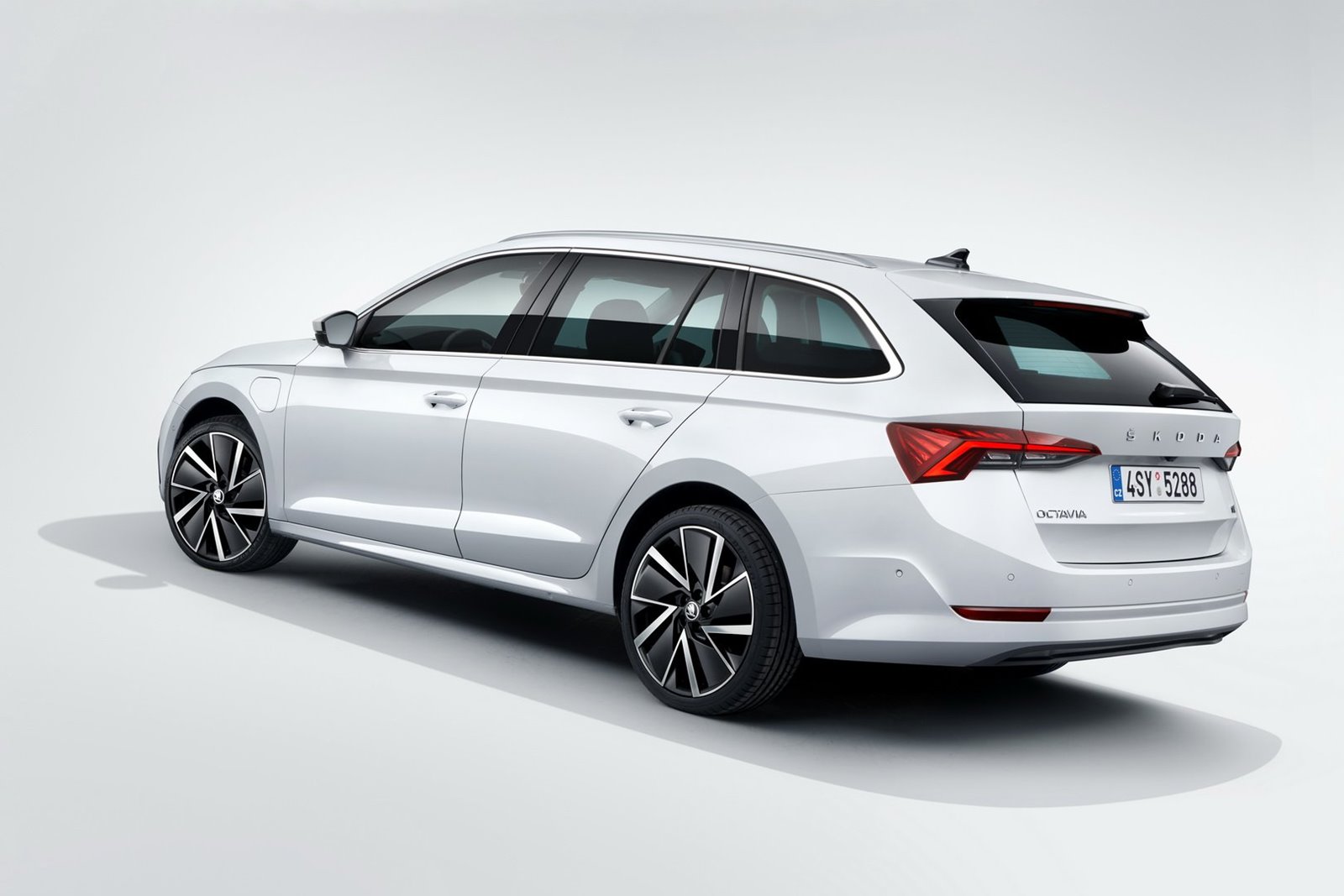 Nuevo Skoda Octavia 2020: Más tecnológico que nunca y con variante híbrida enchufable