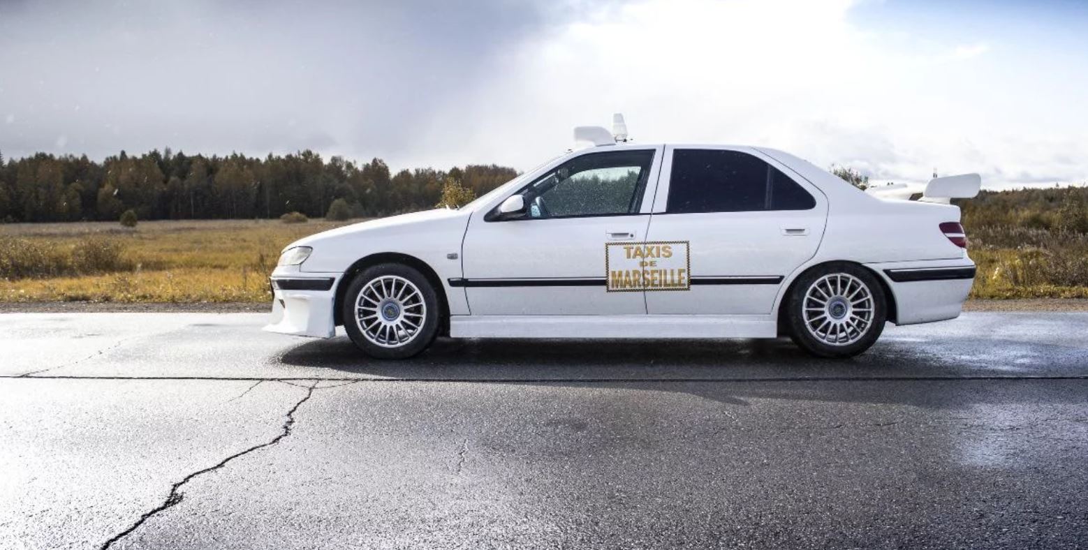 Esta réplica del Peugeot 406 de la película taxi está a la venta por 3.200 euros
