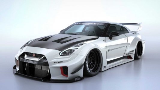 Este kit de carrocería de Liberty Walk para el Nissan GT-R es tan caro como un GT-R usado