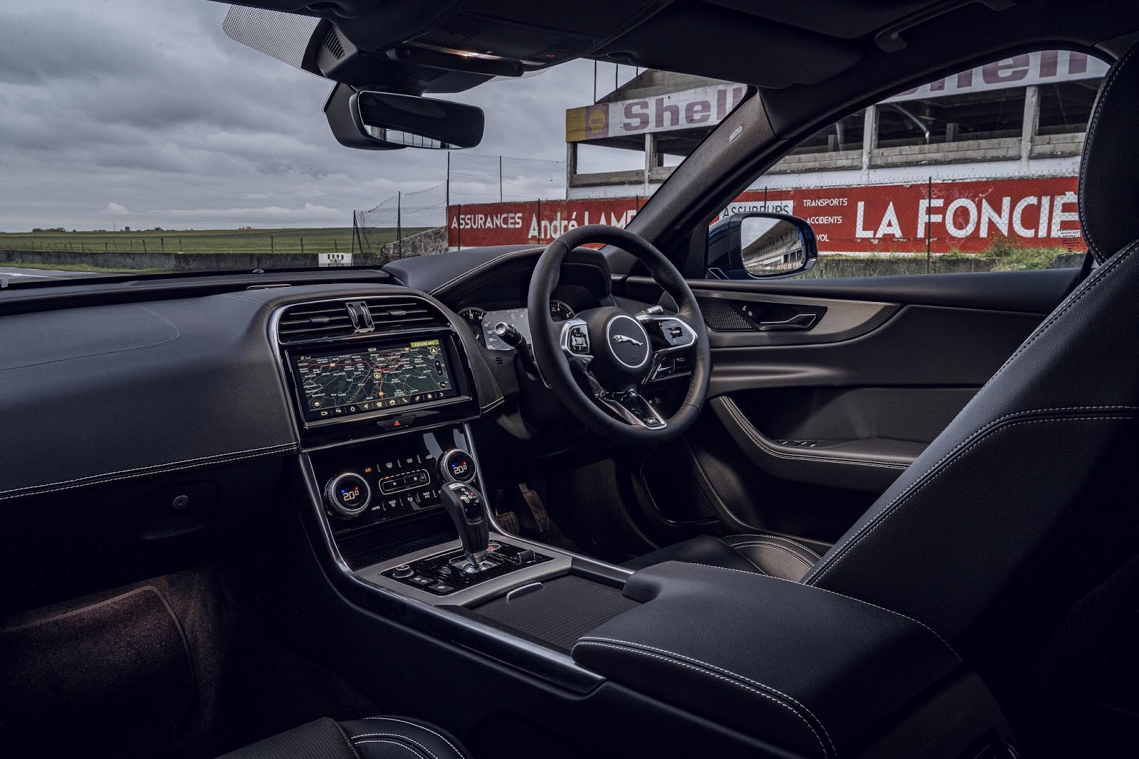 Jaguar XE Reims Edition: 200 unidades como homenaje a los deportivos de la marca
