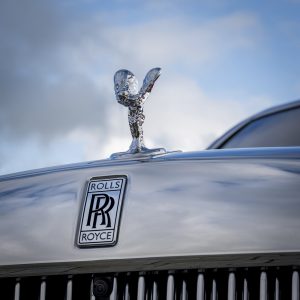 Rolls-Royce Bespoke Red Phantom: Un one-off para luchar contra el SIDA