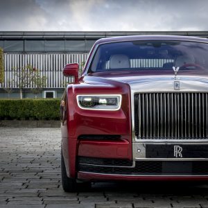 Rolls-Royce Bespoke Red Phantom: Un one-off para luchar contra el SIDA