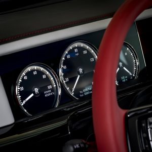 Rolls-Royce Bespoke Red Phantom: Un one-off para luchar contra el SIDA