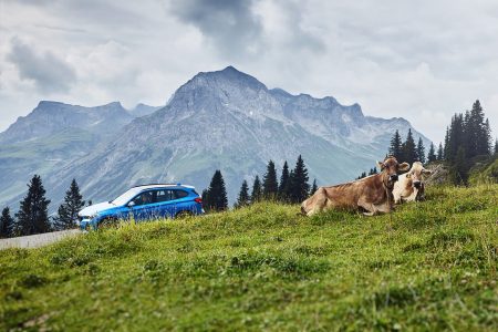 BMW X1 y X2 xDrive25e: Nuevos híbridos con hasta 57 kilómetros en modo 100% eléctrico