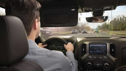 Bosch reinventa el parasol del coche con un panel LCD "transparente"