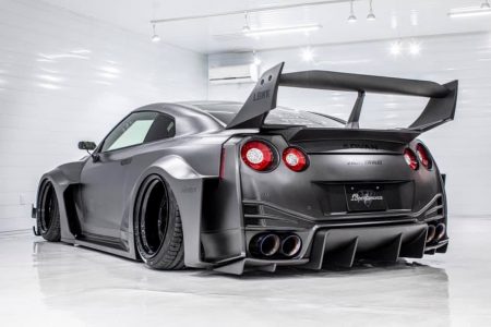 LB-ER34 Super Silhouette Skyline: El espectacular Nissan GT-R de Liberty Walk con 2.039 CV