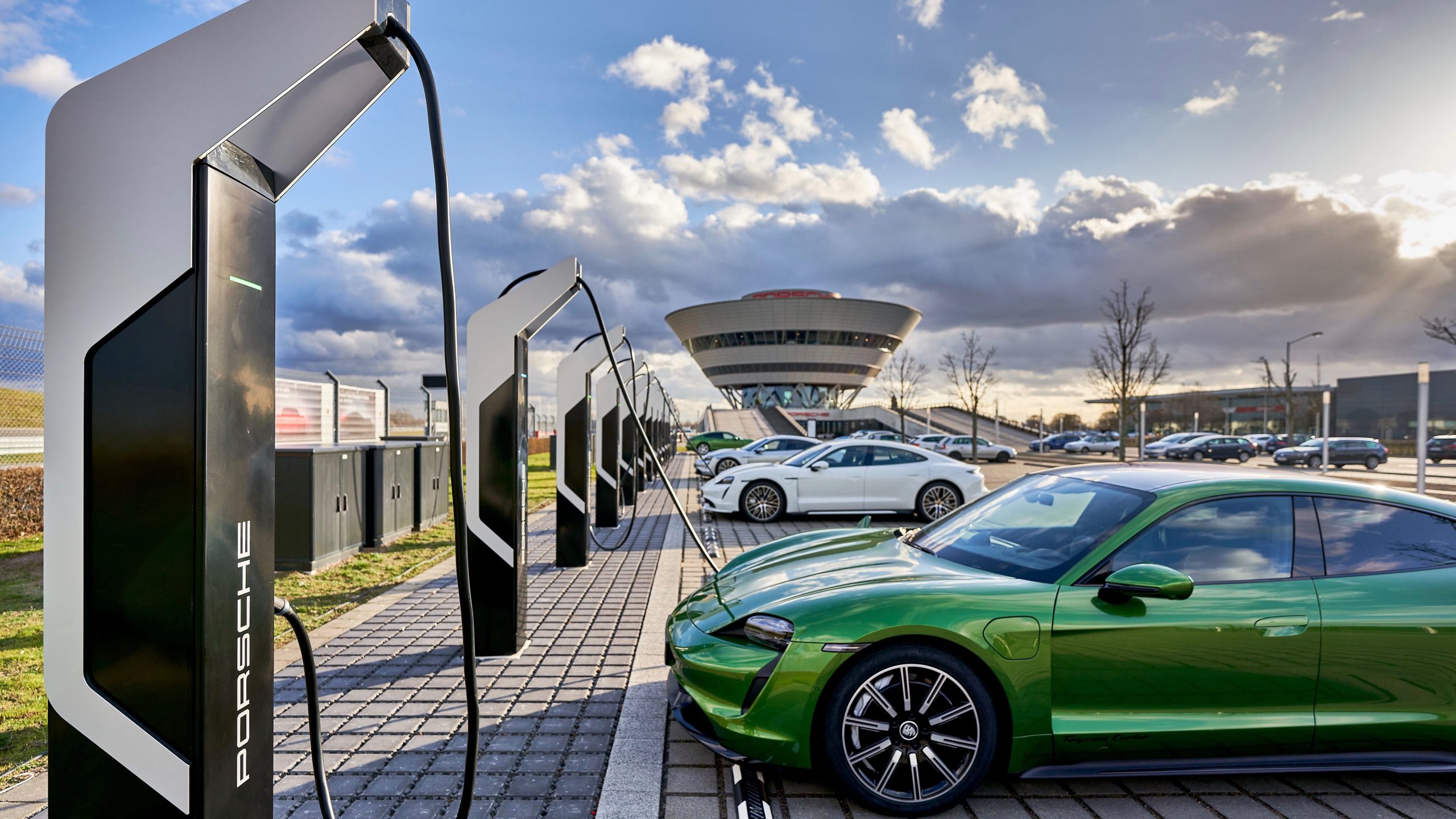 Porsche Turbo Charging: La estación de carga rápida más potente de Europa es de Porsche
