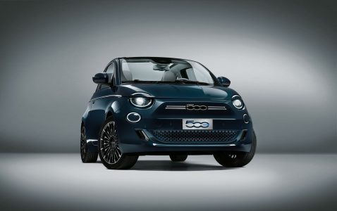 El nuevo Fiat 500 dice adiós a los motores térmicos: 320 km de autonomía y desde 37.900 euros