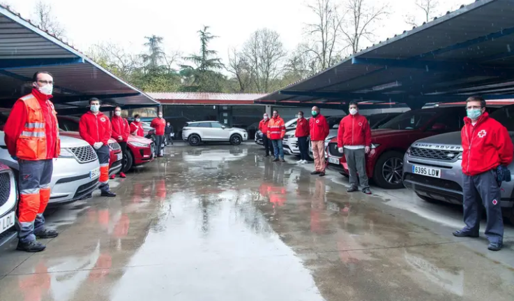 Jaguar Land Rover cede 18 vehículos a Cruz Roja para luchar contra el coronavirus