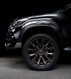 Toyota Hilux Sports Line Black Bison Edition 2020: El Hilux se ha apuntado al gimnasio y luce así de espectacular