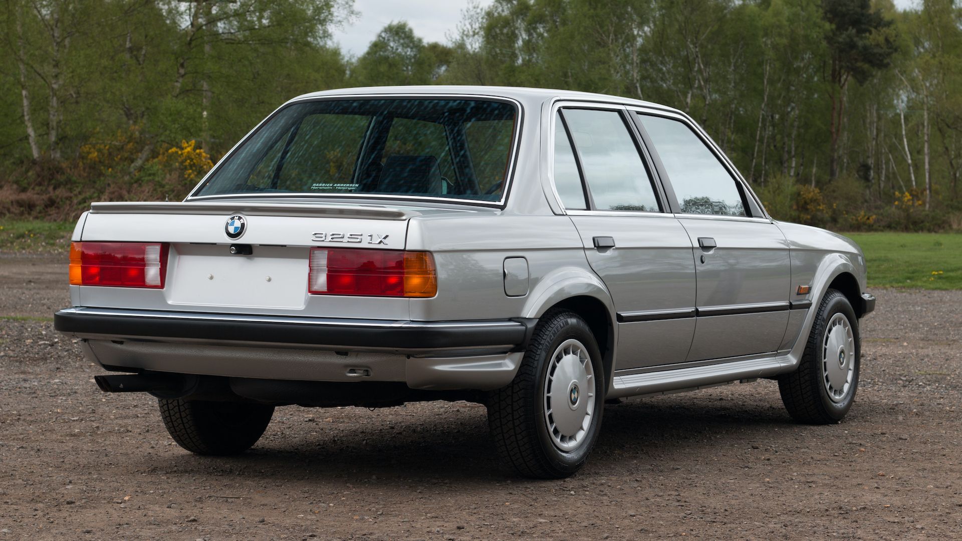 Este BMW 325iX (E30) tan sólo tiene 821 kilómetros kilómetros y ahora puedes hacerte con él