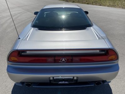 Este Honda NSX restyling sólo tiene 3.000 kilómetros... ¡y está en venta!