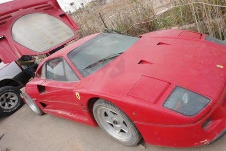 Este youtuber quiere comprar el Ferrari F40 del hijo de Saddam Hussein: ¿Le ayudas a encontrarlo?