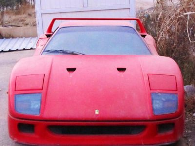 Este youtuber quiere comprar el Ferrari F40 del hijo de Saddam Hussein: ¿Le ayudas a encontrarlo?