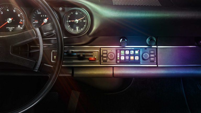 Porsche Classic lleva el sistema de infoentretenimiento con Apple CarPlay y Android Auto a modelos antiguos