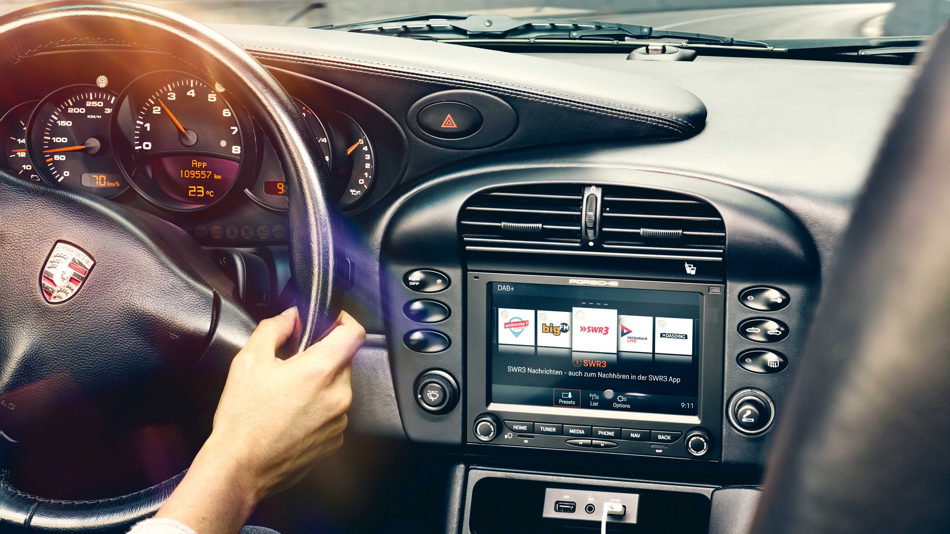Porsche Classic lleva el sistema de infoentretenimiento con Apple CarPlay y Android Auto a modelos antiguos