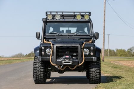 ¿Quieres hacerte con el Land Rover Defender SVX Spectre? Ahora puedes hacerlo con esta unidad que sale a subasta