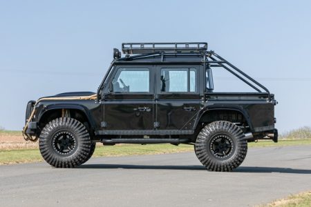 ¿Quieres hacerte con el Land Rover Defender SVX Spectre? Ahora puedes hacerlo con esta unidad que sale a subasta