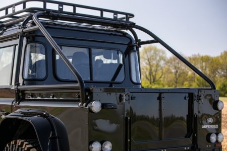 ¿Quieres hacerte con el Land Rover Defender SVX Spectre? Ahora puedes hacerlo con esta unidad que sale a subasta