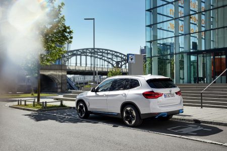 BMW iX3 2021: 100% eléctrico y con hasta 460 kilómetros de autonomía