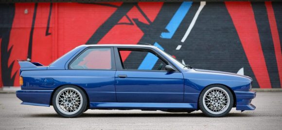 Este BMW M3 E30 tiene un motor de BMW M3 E46 y ahora está en subasta