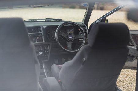 Este Ford Sierra RS Cosworth es muy especial y ahora está a la venta: Te contamos por qué