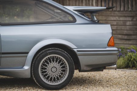 Este Ford Sierra RS Cosworth es muy especial y ahora está a la venta: Te contamos por qué