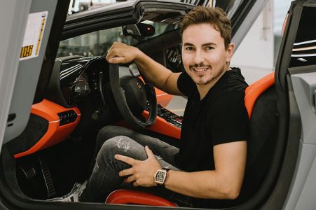 Jorge Lorenzo estrena su nuevo Lamborghini Aventador SVJ 63 Roadster