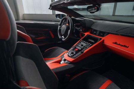 Jorge Lorenzo estrena su nuevo Lamborghini Aventador SVJ 63 Roadster