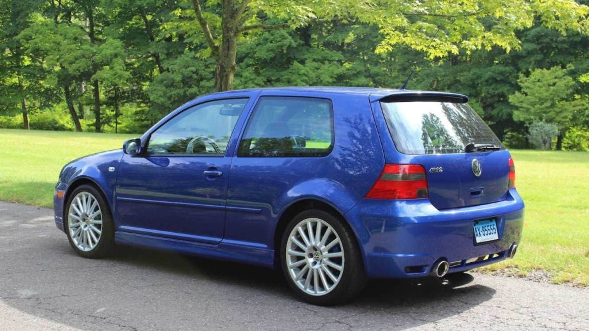 ¿Cuánto pagarías por un Volkswagen Golf IV R32 con menos de 3.000 kilómetros?