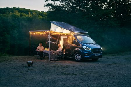 El techo elevable llega a la Ford Transit Custom Nugget Plus 2020