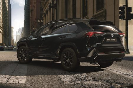 Toyota RAV4 Electric Hybrid: El negro es protagonista