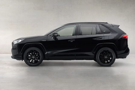 Toyota RAV4 Electric Hybrid: El negro es protagonista