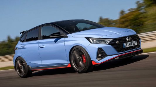 ¡Oficial! El Hyundai i20 N 2021 tiene 204 CV, caja de cambios manual y una estética que no pasa desapercibida