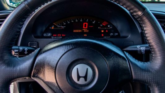 ¿Cuánto pagarías por este Honda S2000 con sólo 55 kilómetros?