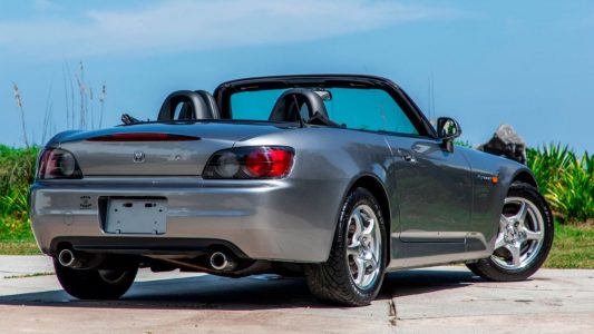 ¿Cuánto pagarías por este Honda S2000 con sólo 55 kilómetros?